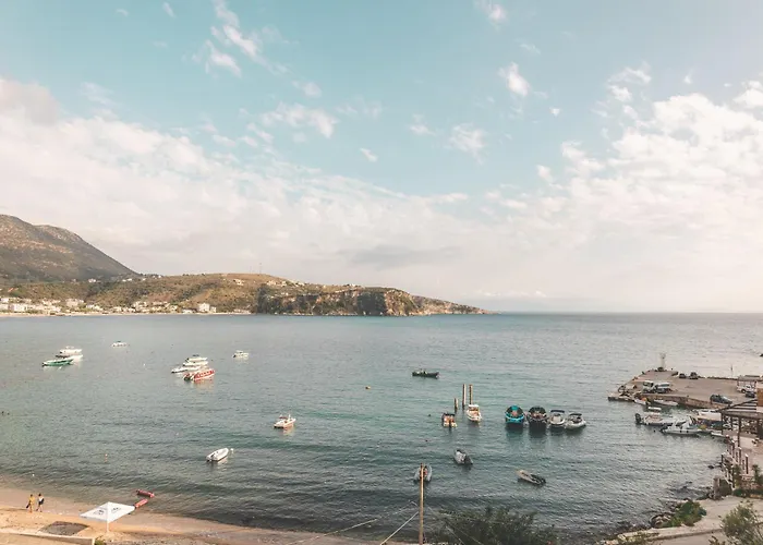 & Sea Hideout Apartamento Himarë